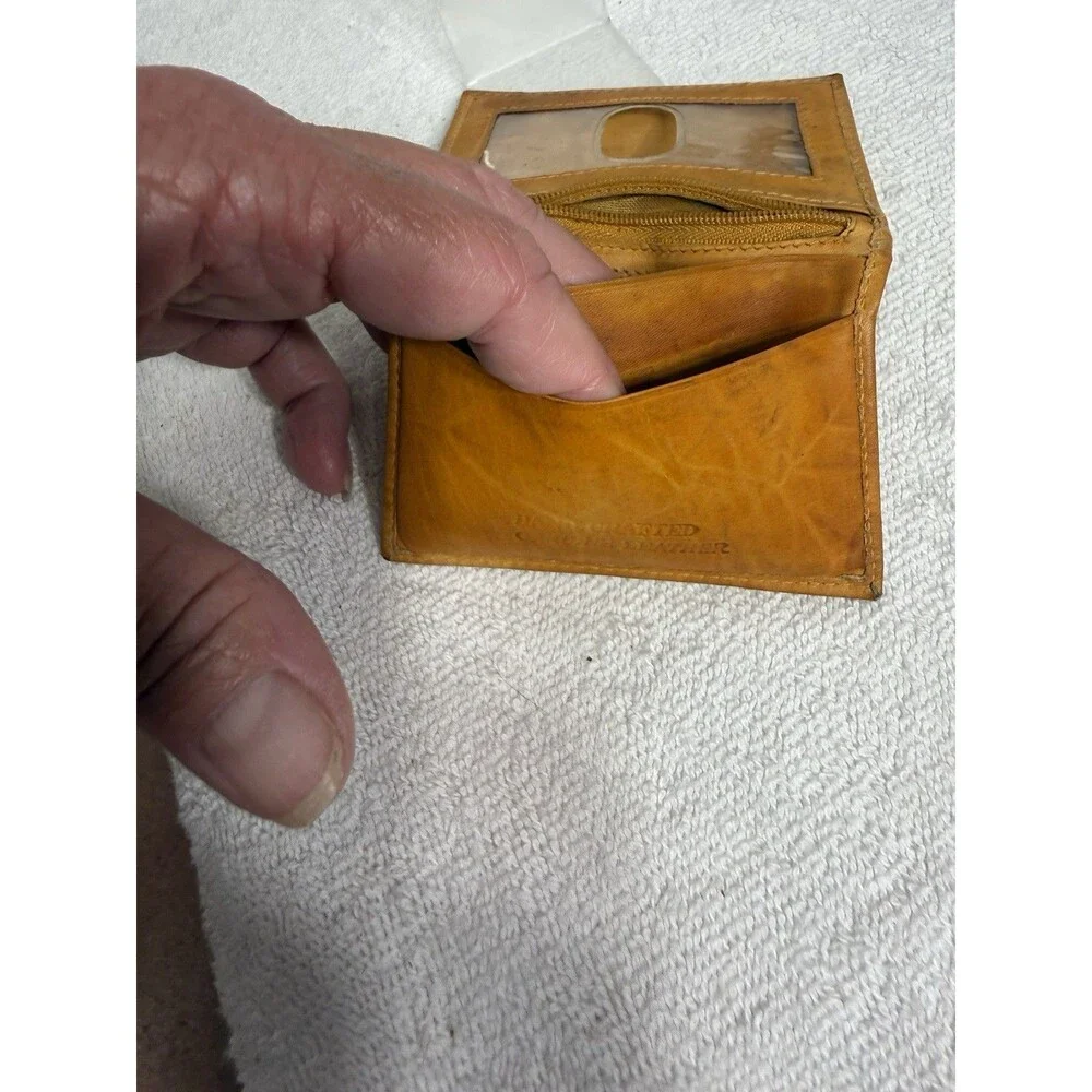 Tan Leather Bifold Wallet/ID Holder Money/Coin